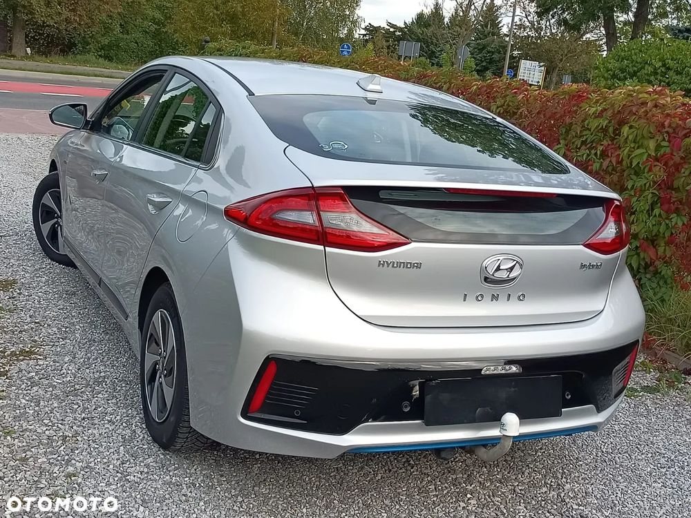 Hyundai IONIQ - 14