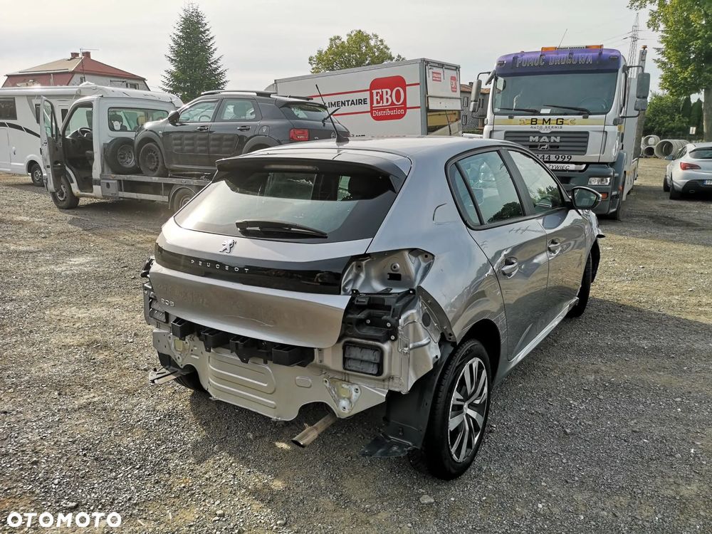 Peugeot 208 - 33