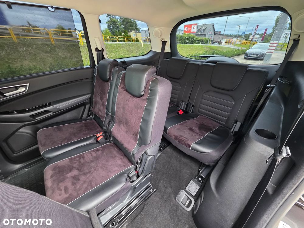 Ford Galaxy - 10