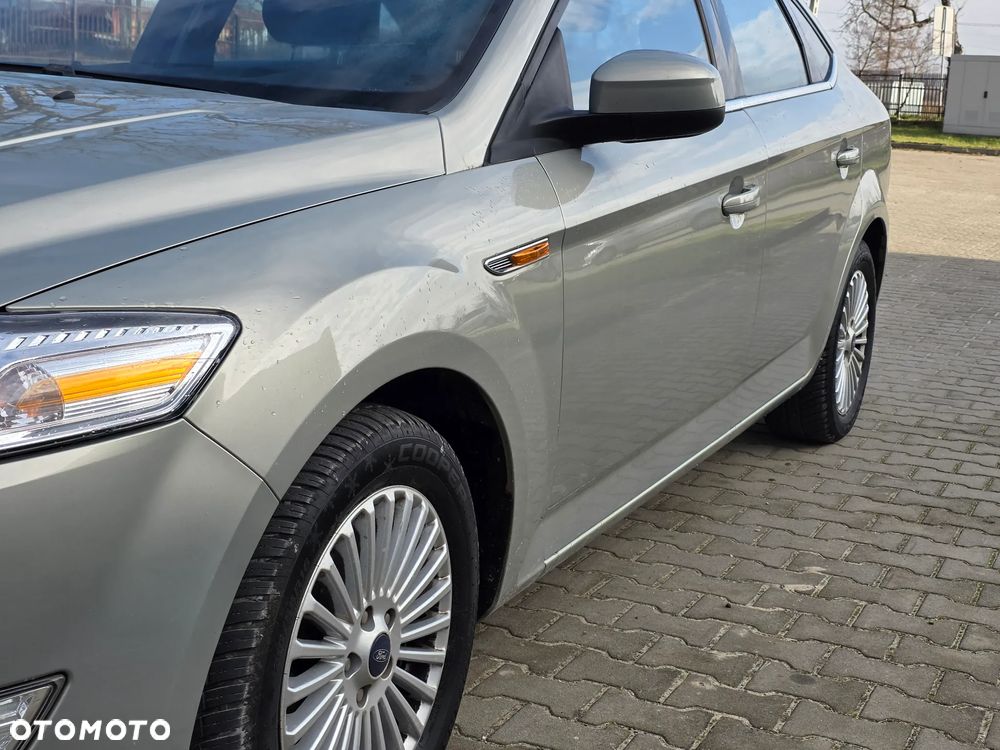 Ford Mondeo 2.3 Ghia - 9