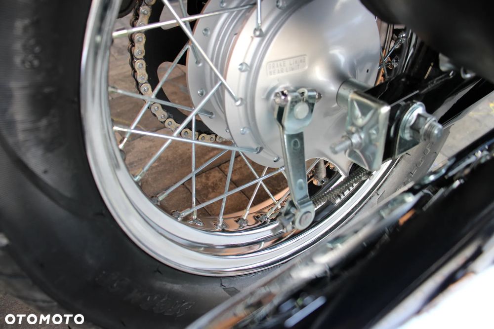 Suzuki Intruder - 17