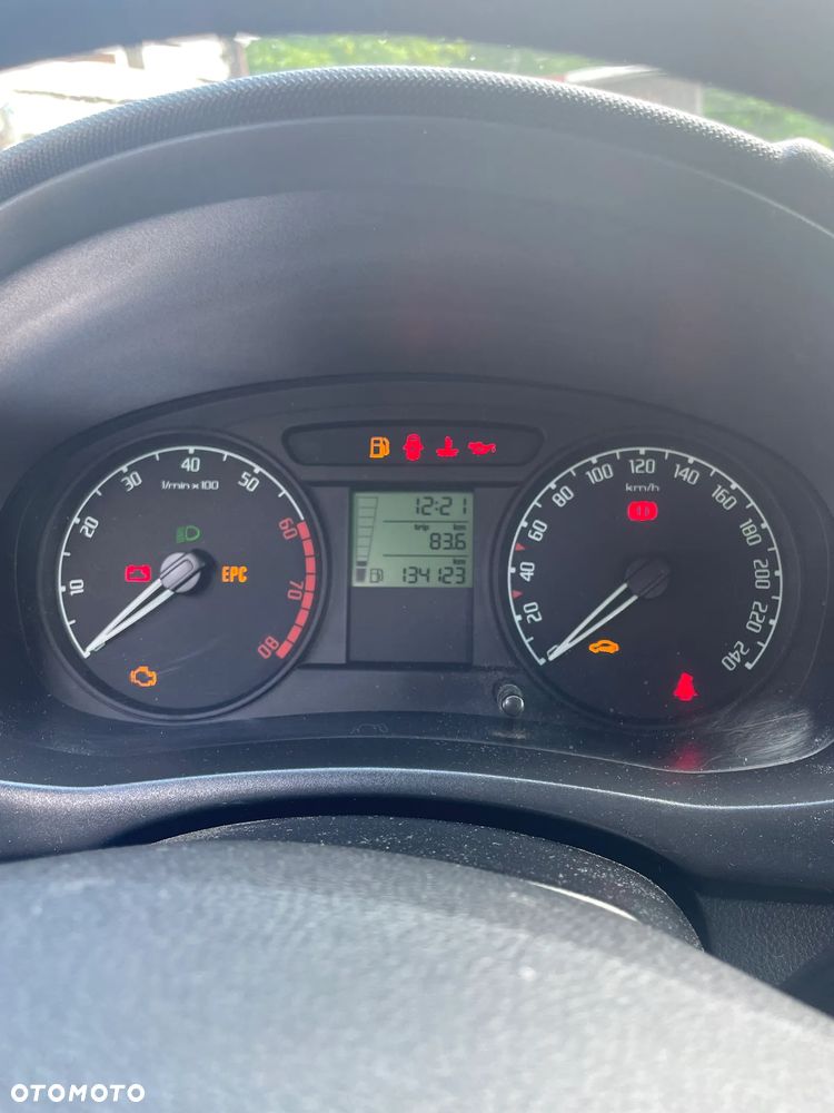 Skoda Fabia 1.2 HTP - 4