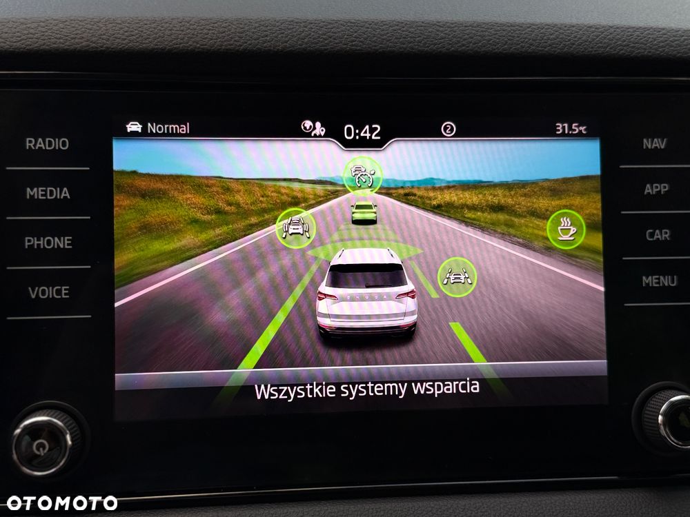 Skoda Karoq 2.0 TDI SCR 4x4 DSG Ambition - 10