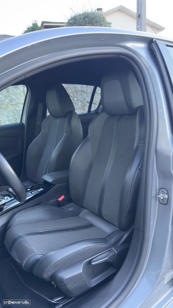 Peugeot e-208 50 kWh GT Line - 10