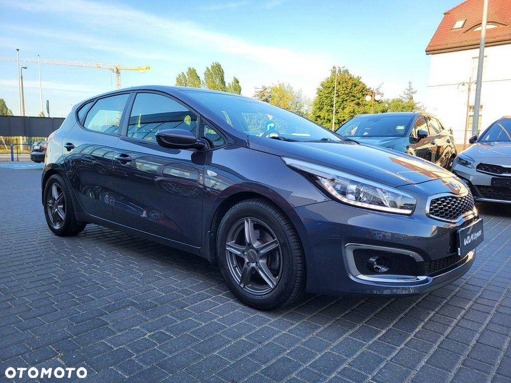 Kia Ceed - 9