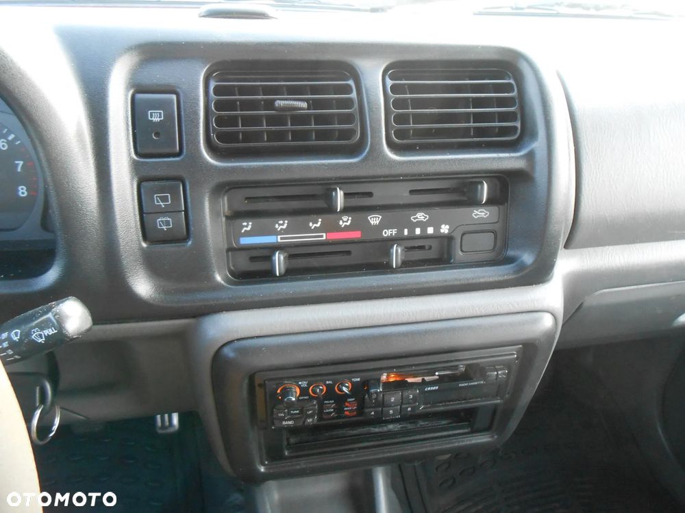 Suzuki Jimny 1.3 JLX - 12