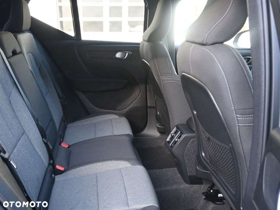 Volvo XC 40 B3 Plus Dark - 18