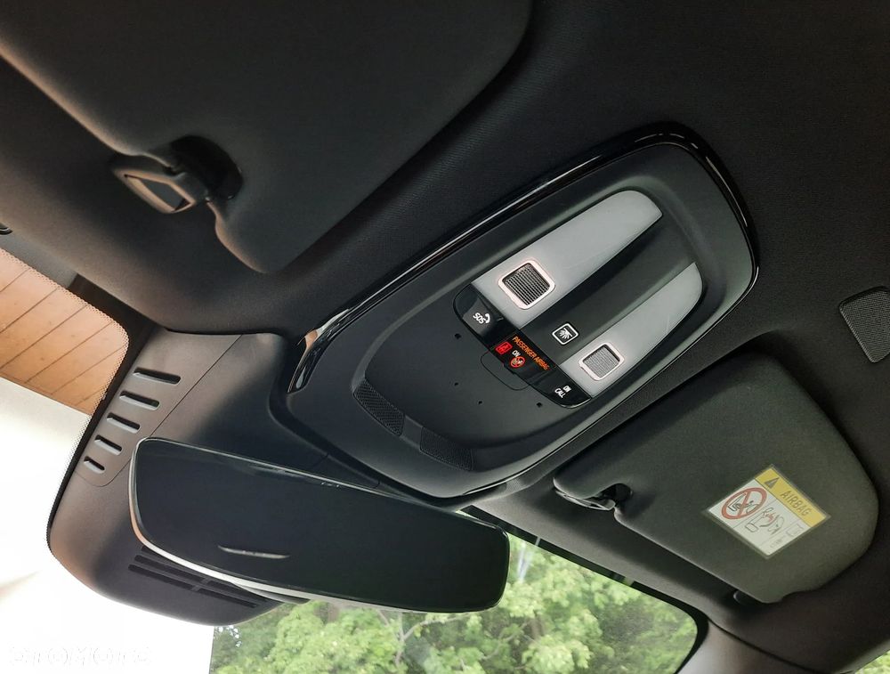 Volvo XC 60 B4 B R-Design - 33