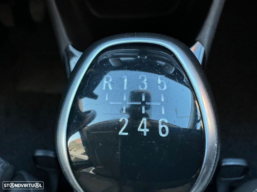 Opel Crossland 1.2 T Elegance - 24