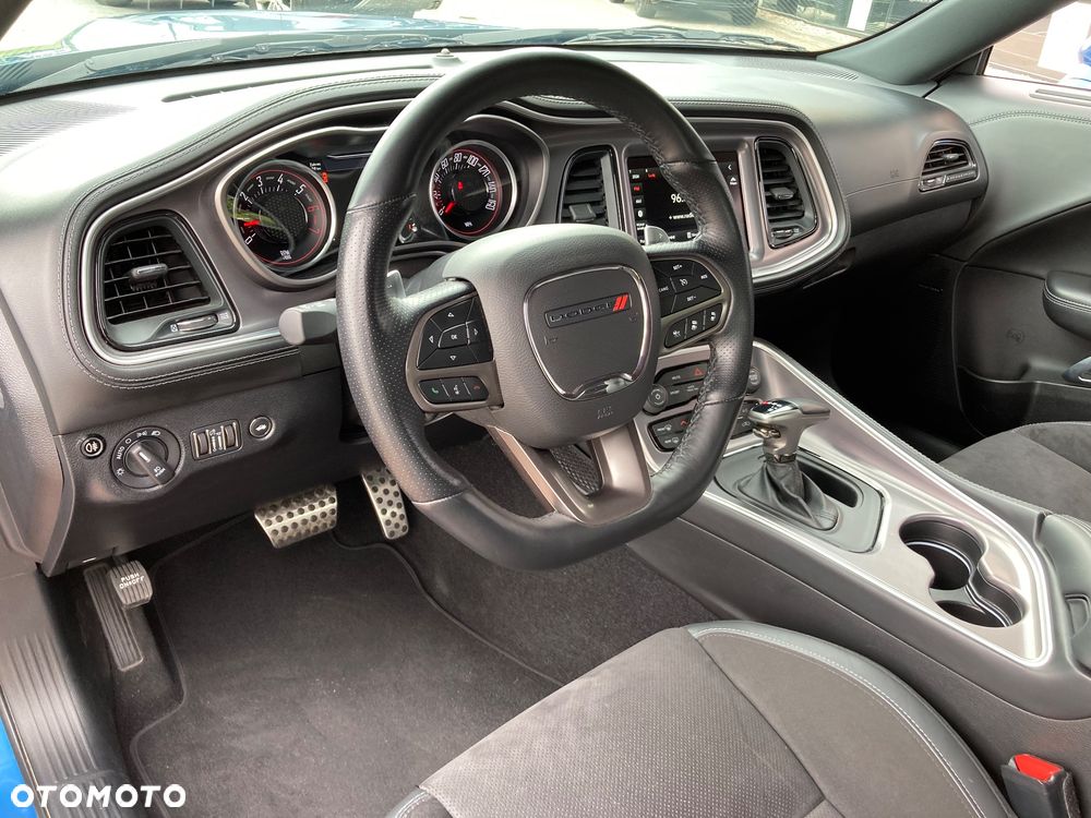 Dodge Challenger 5.7 R/T - 21