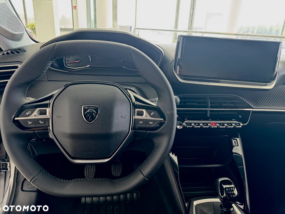 Peugeot 208 - 12