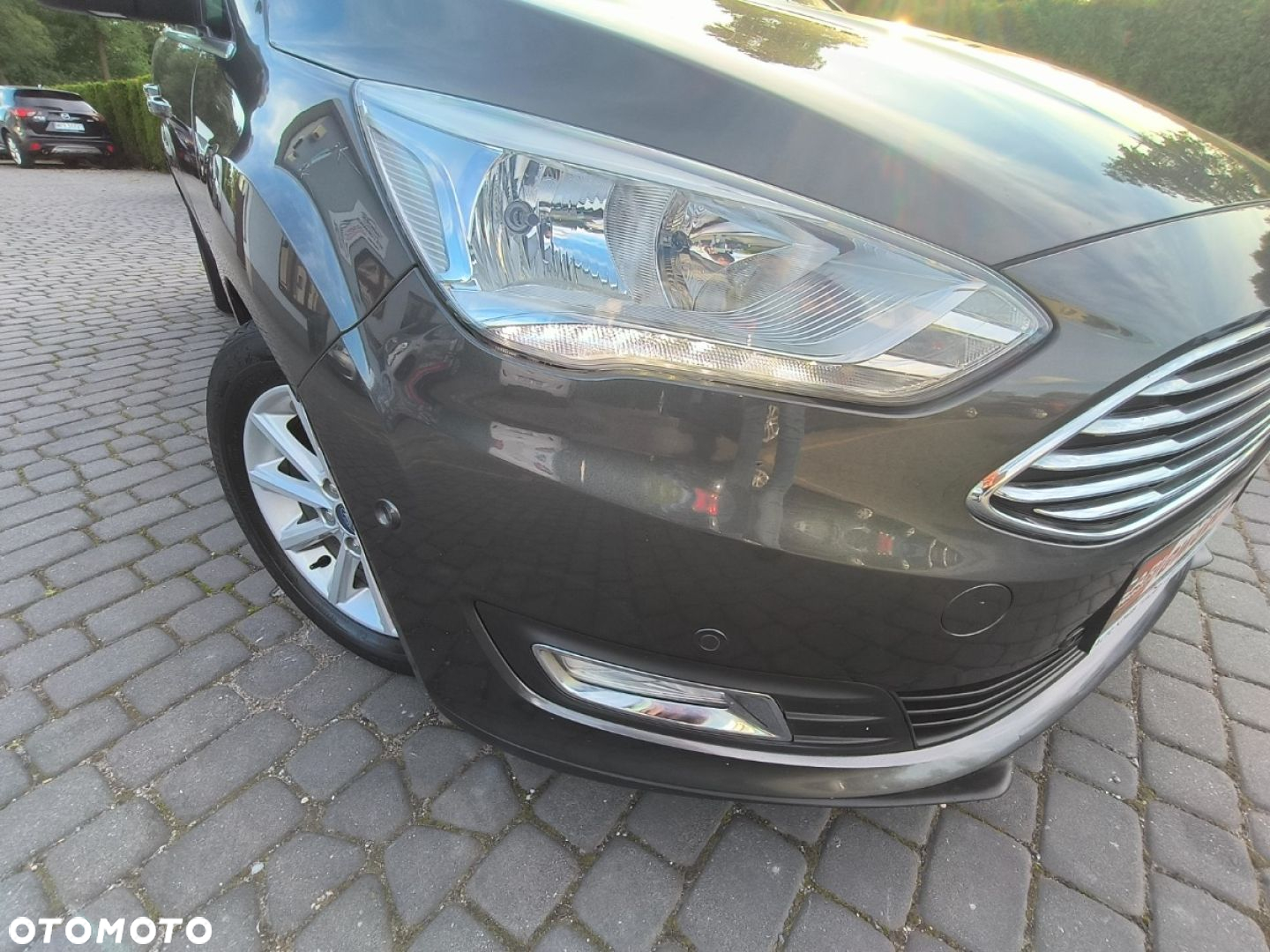 Ford Grand C-MAX - 22