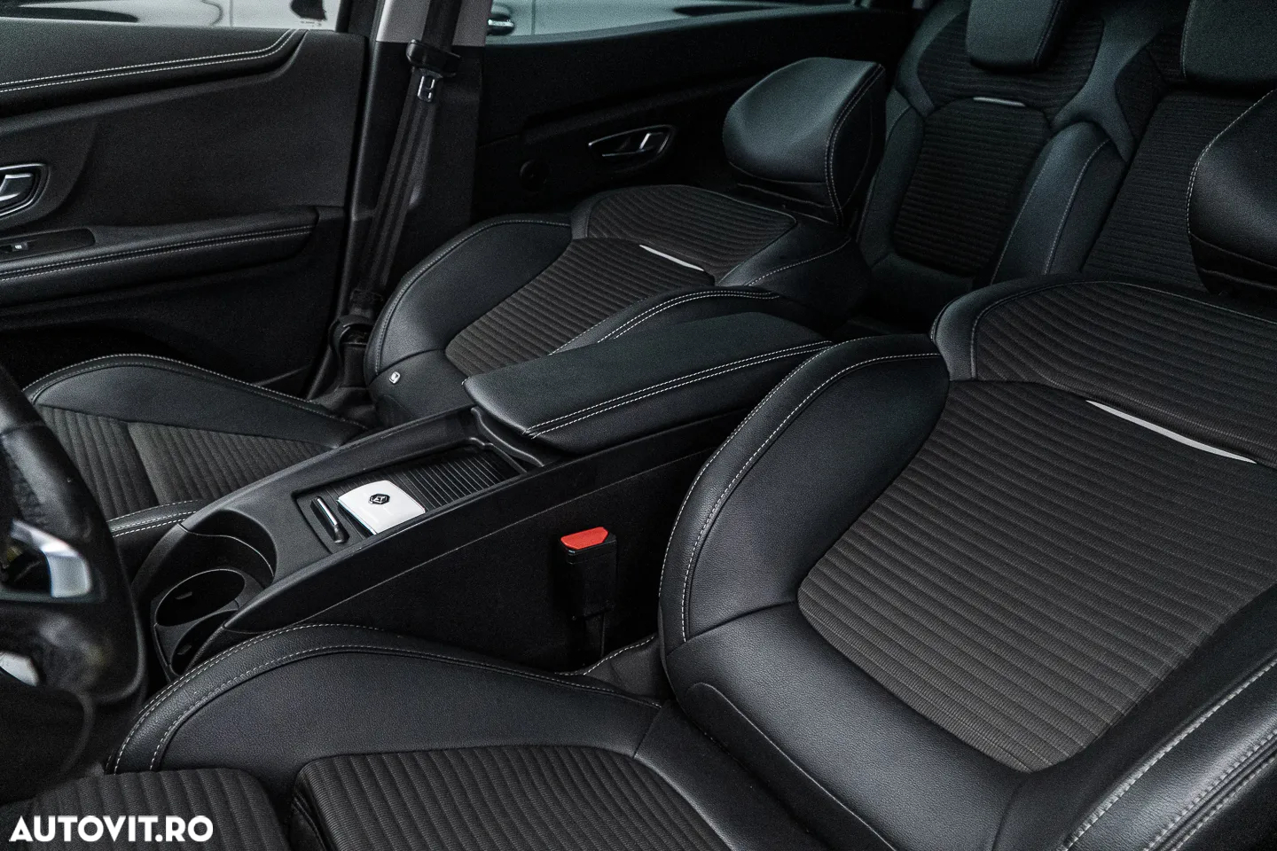 Renault Grand Scenic TCe 140 GPF EDC BOSE EDITION - 17