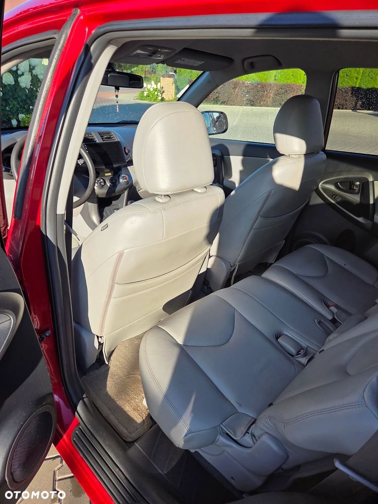 Toyota RAV4 - 7