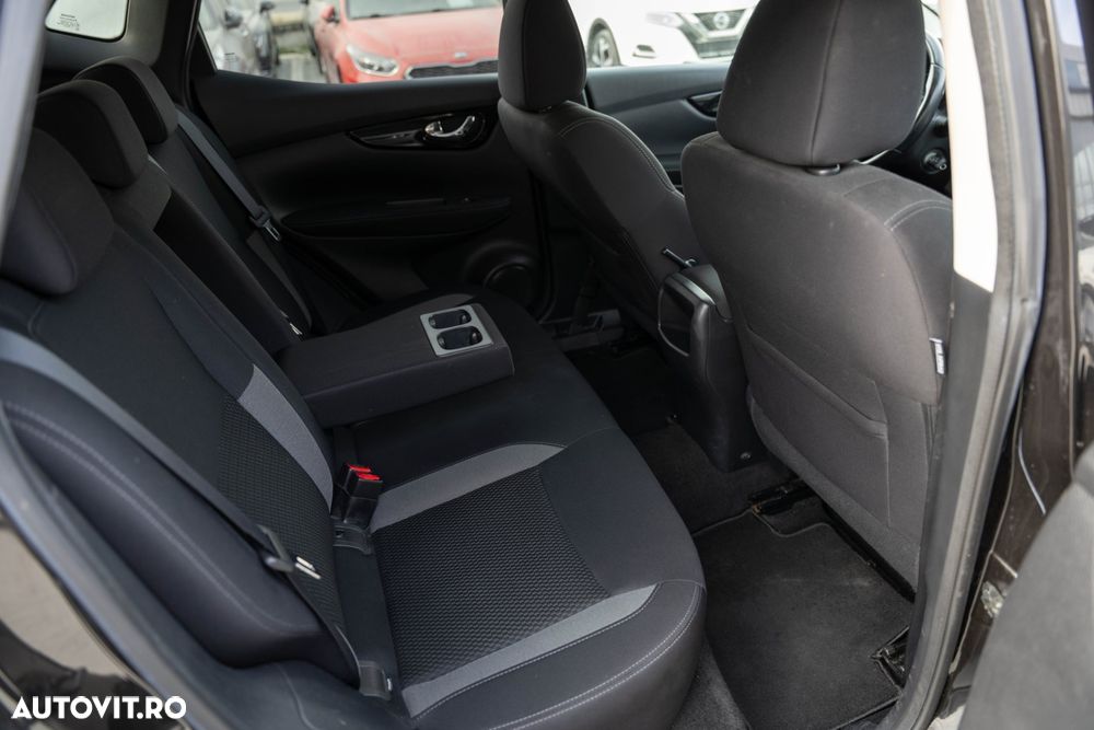 Nissan Qashqai 1.6 DIG-T N-Connecta - 17