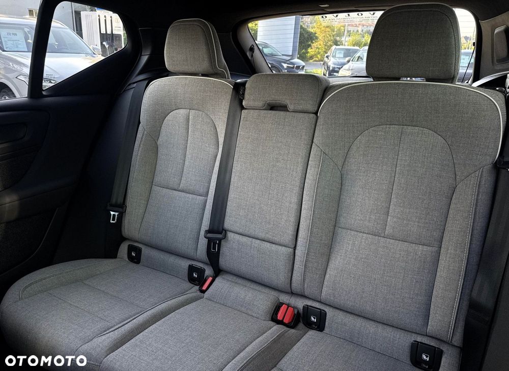 Volvo XC 40 - 25
