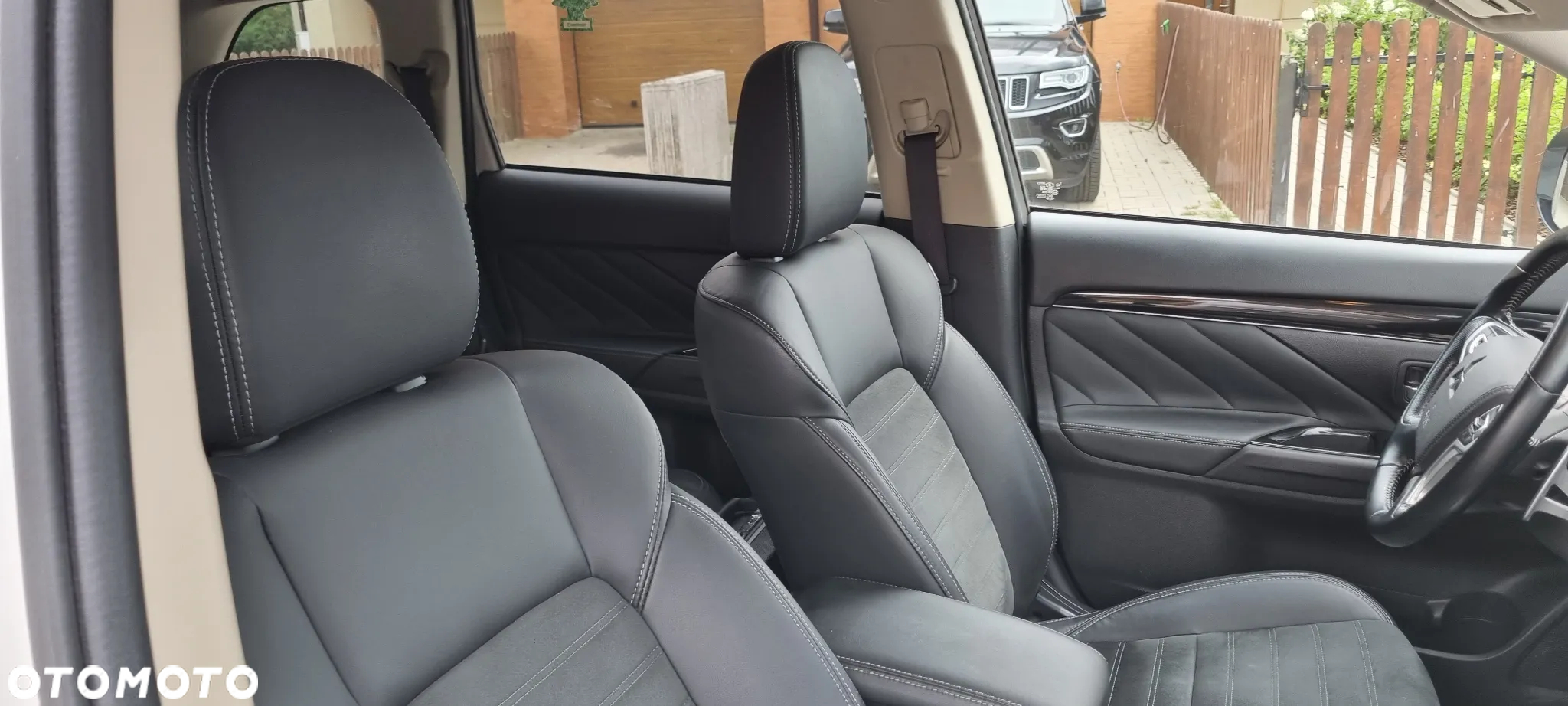 Mitsubishi Outlander 2.4 4WD Plug-In Hybrid Diamant+ - 11