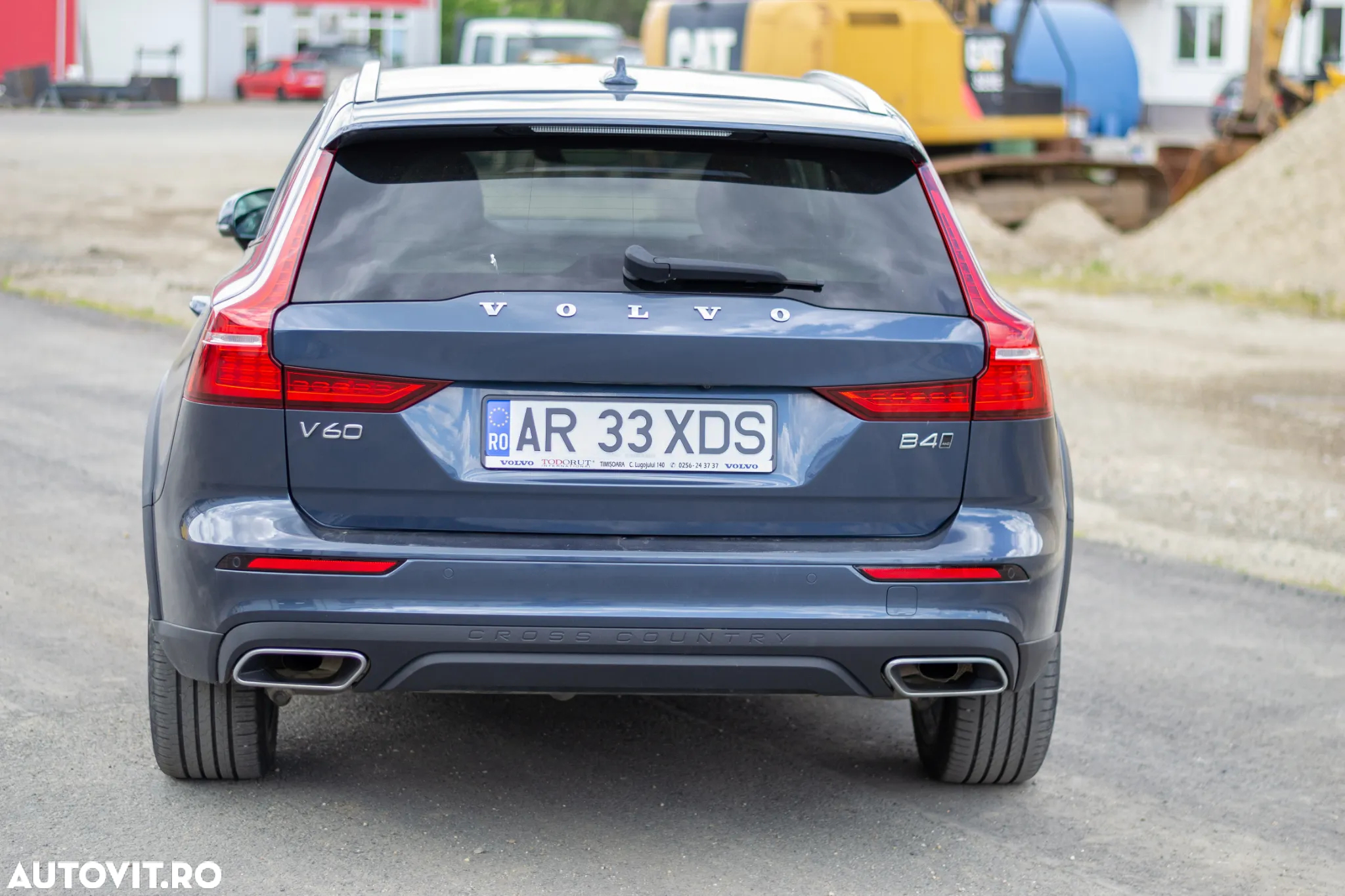 Volvo V60 B4 MHEV AT8 FWD Momentum Pro - 11