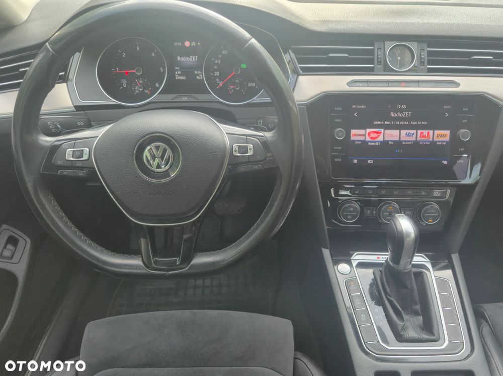 Volkswagen Passat 2.0 TDI Bi-Turbo BMT 4Mot Highline DSG - 33