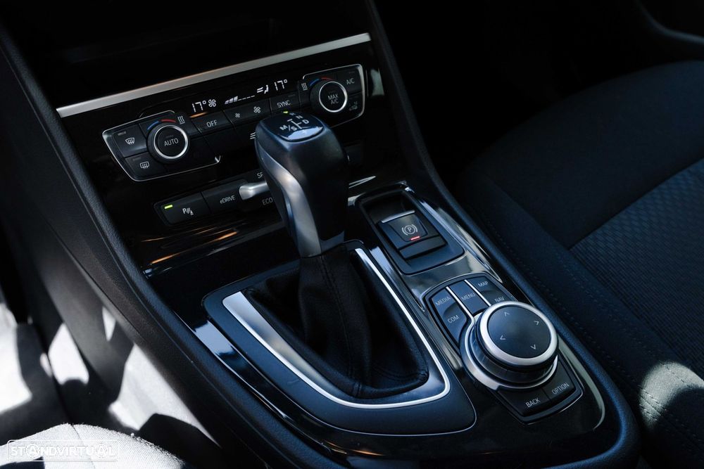 BMW 225xe Active Tourer - 28