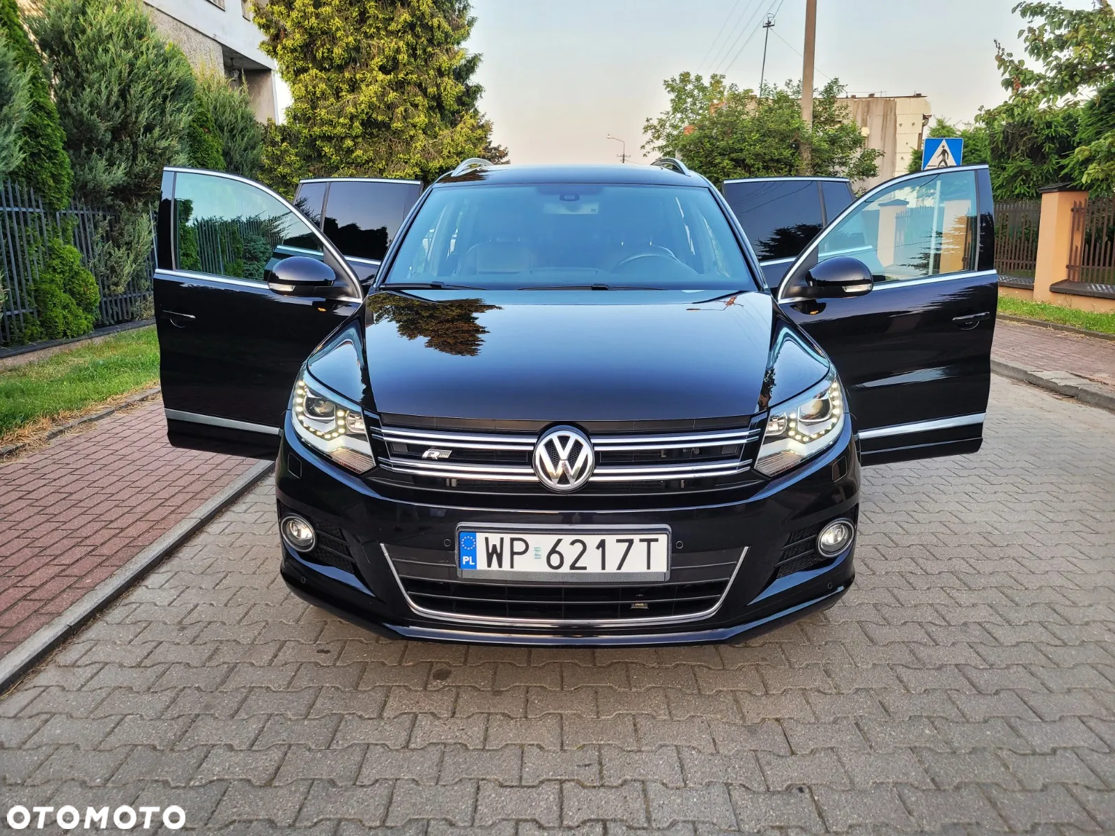 Volkswagen Tiguan 2.0 TDI DPF BlueMotion Technology Sport & Style - 16