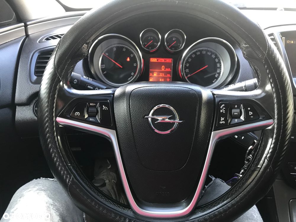 Opel Insignia - 25