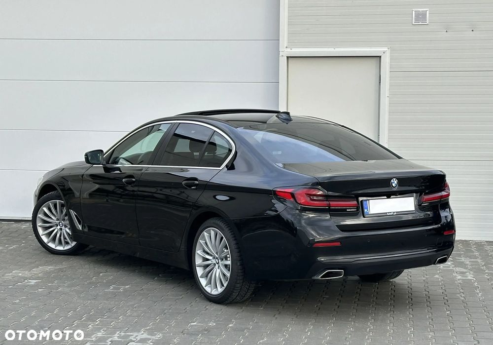 BMW Seria 5 520d xDrive Sport - 11
