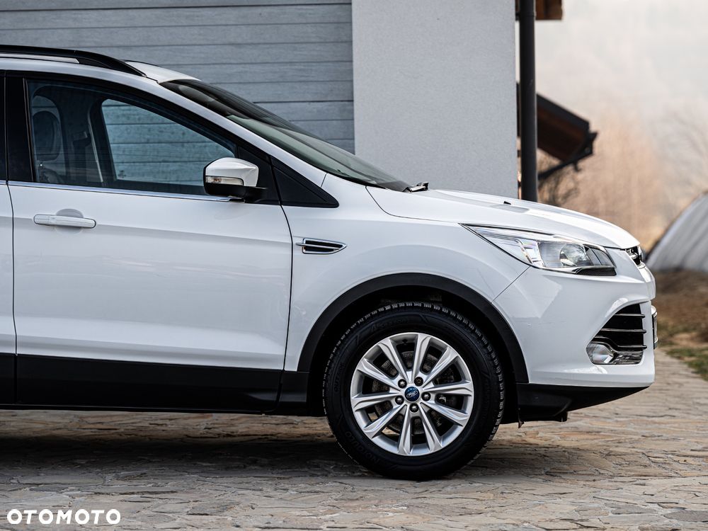 Ford Kuga 2.0 TDCi 2x4 Titanium - 9