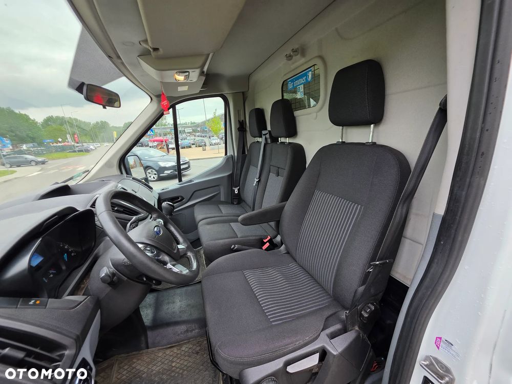 Ford Transit - 12