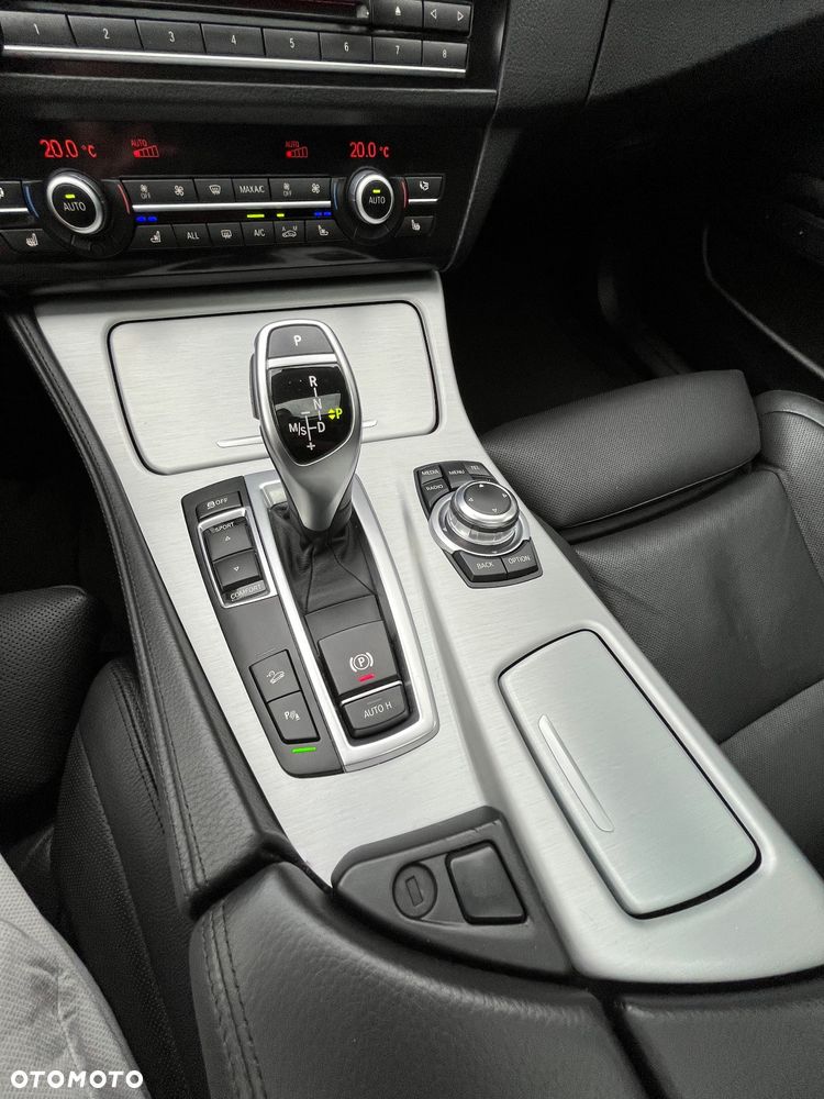 BMW Seria 5 535i xDrive - 23