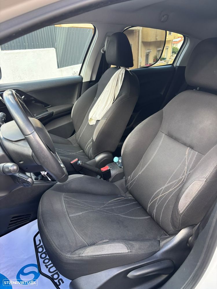 Peugeot 208 1.4 HDi - 7