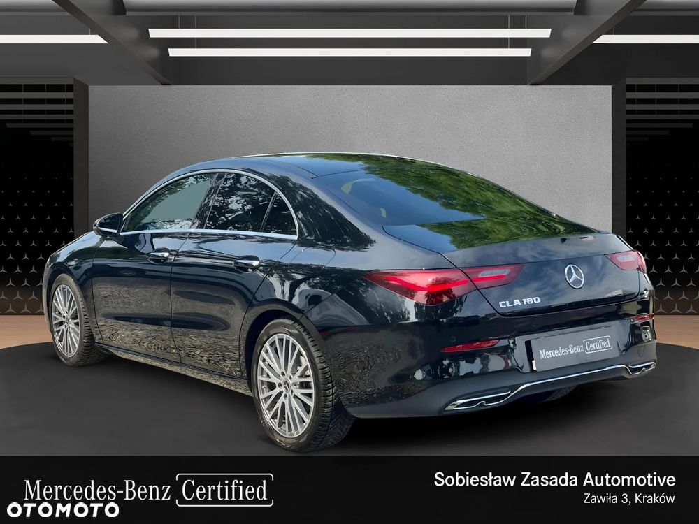 Mercedes-Benz CLA 180 7G-DCT - 3