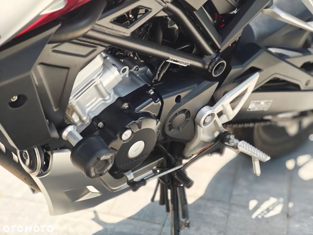 Honda CB - 11