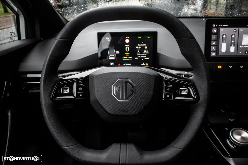 MG MG4 4 Standard - 13