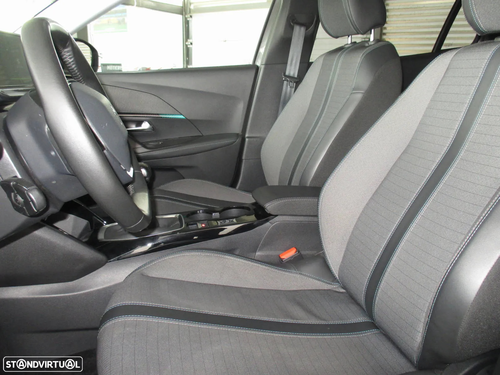 Peugeot 2008 1.5 BlueHDi Allure Pack - 9