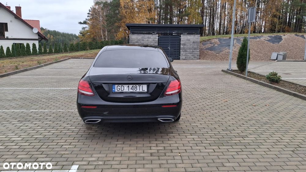 Mercedes-Benz Klasa E 220 d 4-Matic - 5