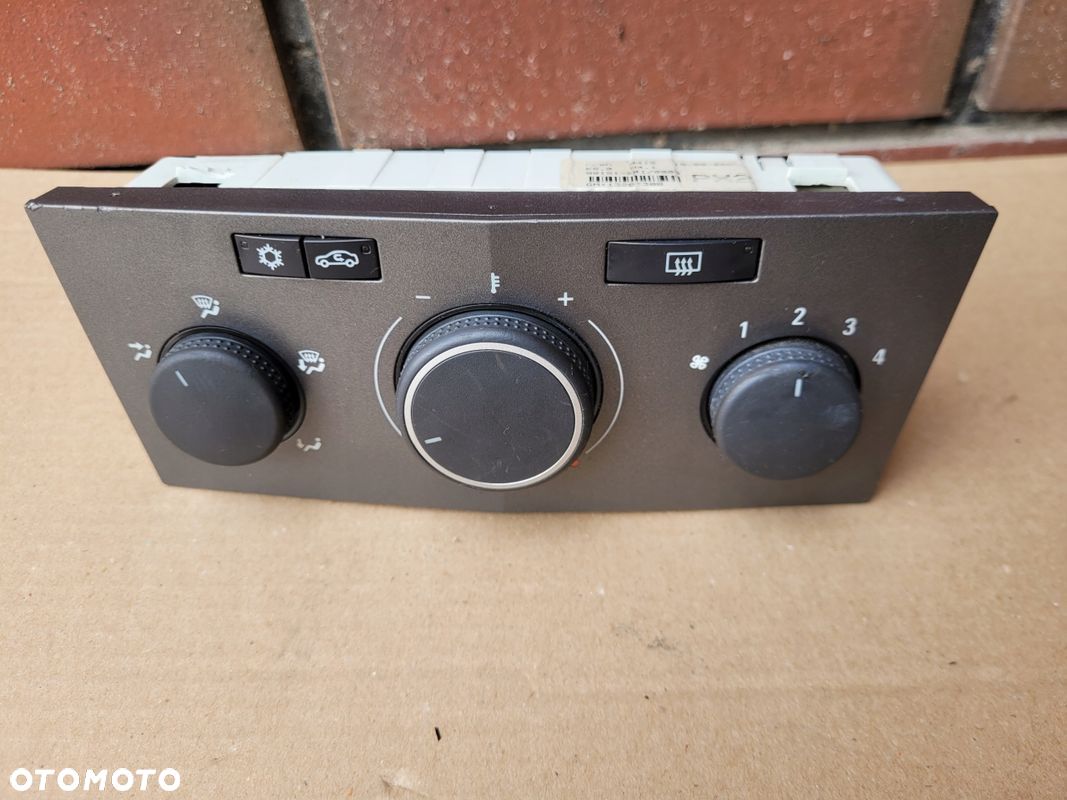 Panel Klimatyzacji Nawiewu Opel Astra H 13201300 - 1