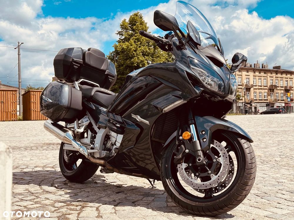 Yamaha FJR - 2