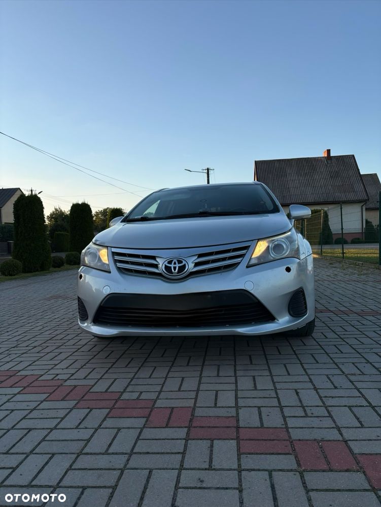 Toyota Avensis 2.0 D-4D Active - 6