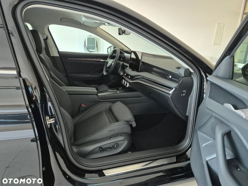 Skoda Superb 2.0 TDI SCR 4x4 L&K DSG - 14