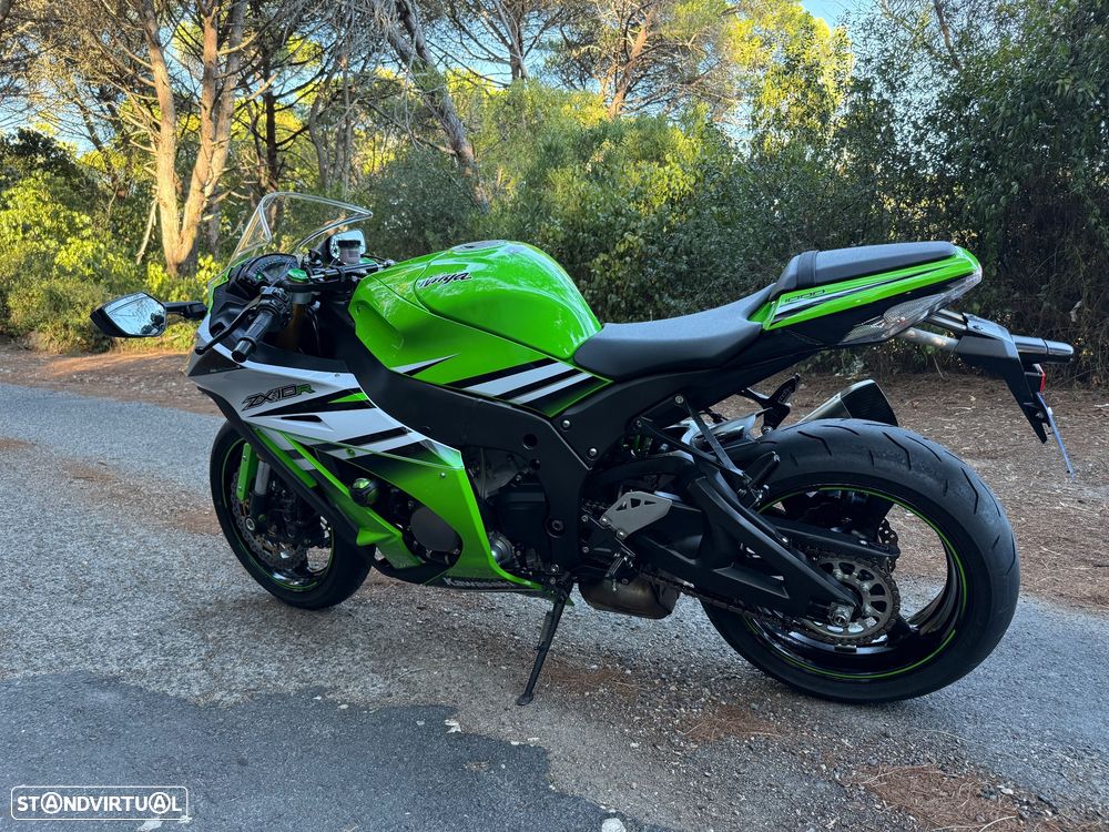 Kawasaki ZX 10 R Aniversario - 12