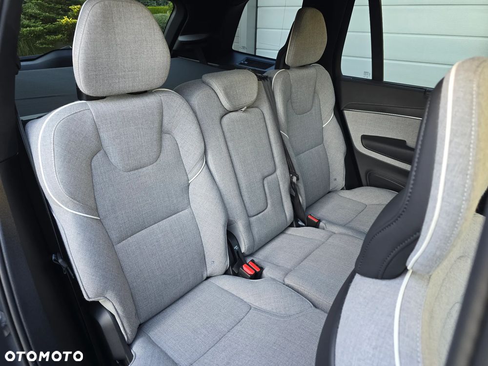 Volvo XC 90 T8 AWD Plug-In Hybrid Ultimate Dark 7os - 26
