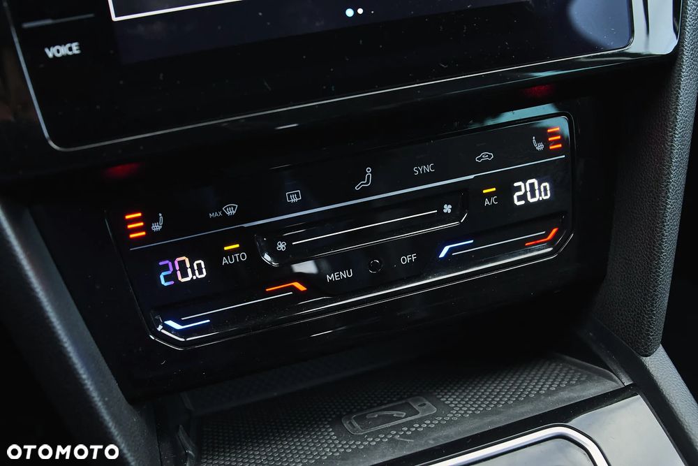 Volkswagen Passat Variant 2.0 TDI EVO Elegance DSG - 31