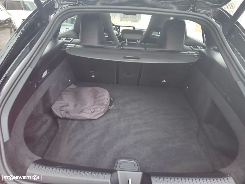 Mercedes-Benz CLA 250 e Shooting Brake 8G-DCT AMG Line - 12