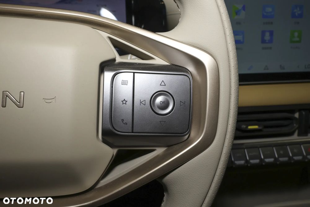 Nissan Frontier - 25