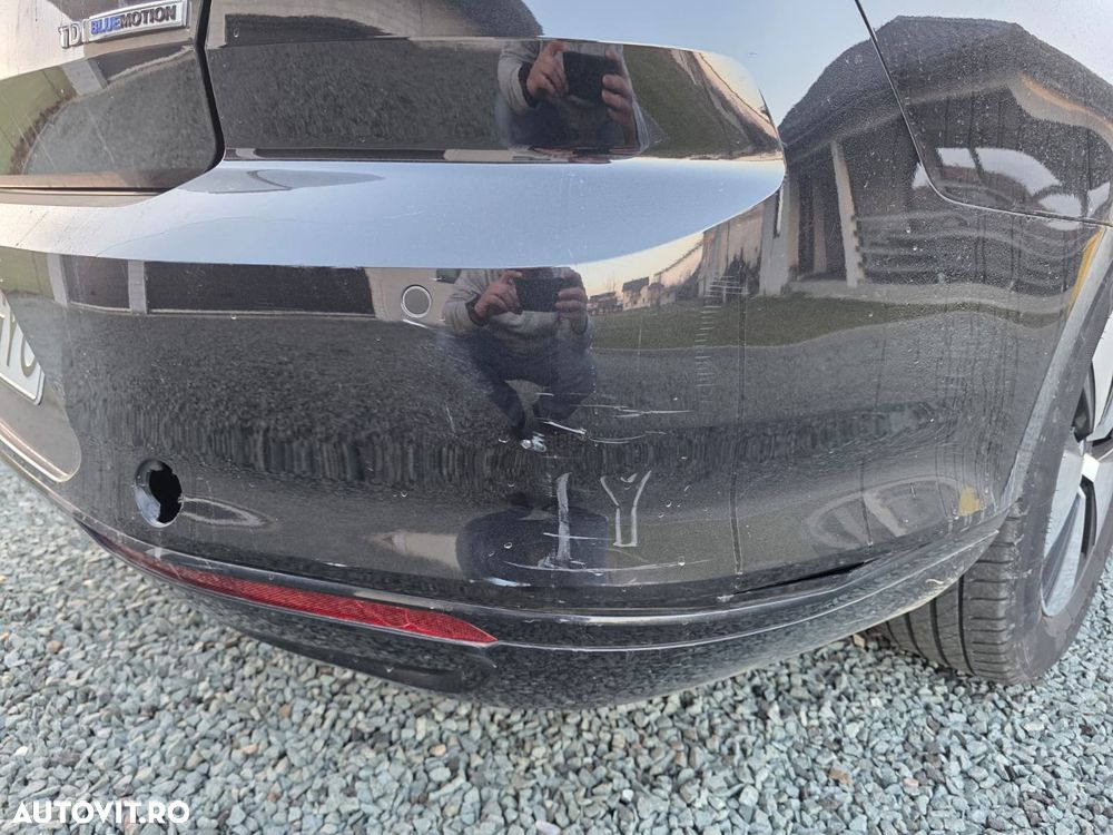 Volkswagen Passat 1.6 TDI Advance - 5