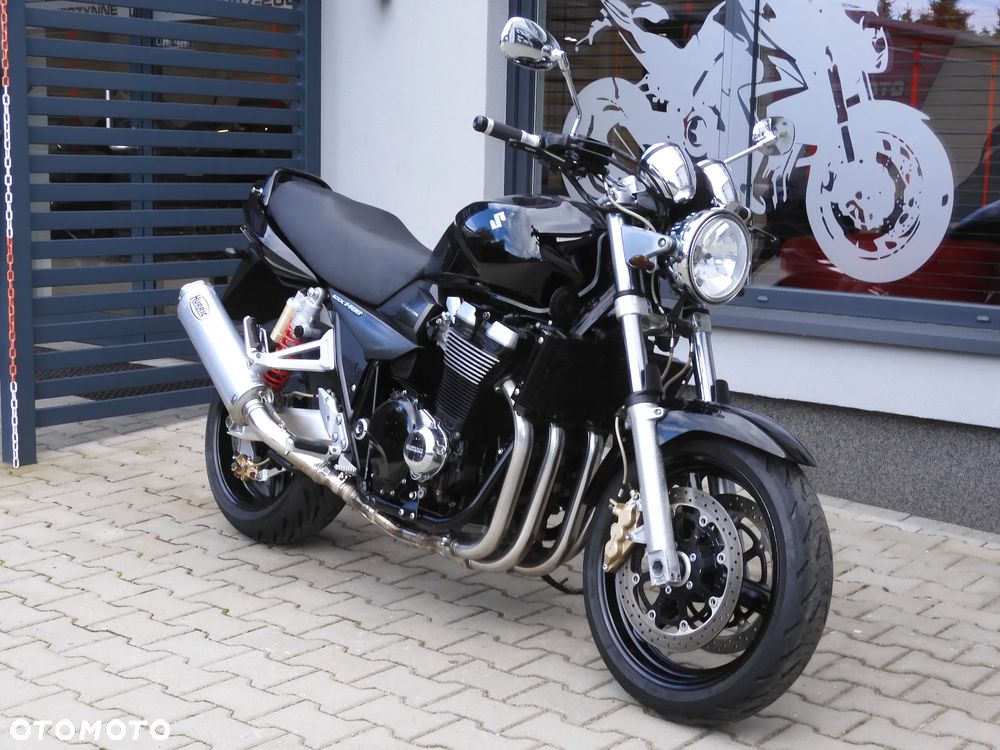 Suzuki GSX - 18