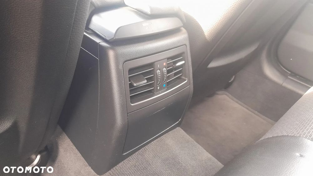 BMW Seria 3 320d DPF - 13