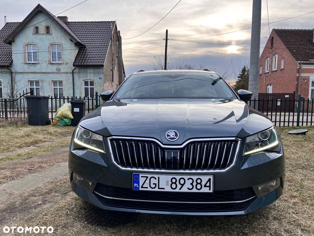 Skoda Superb 2.0 TDI DSG Ambition - 4