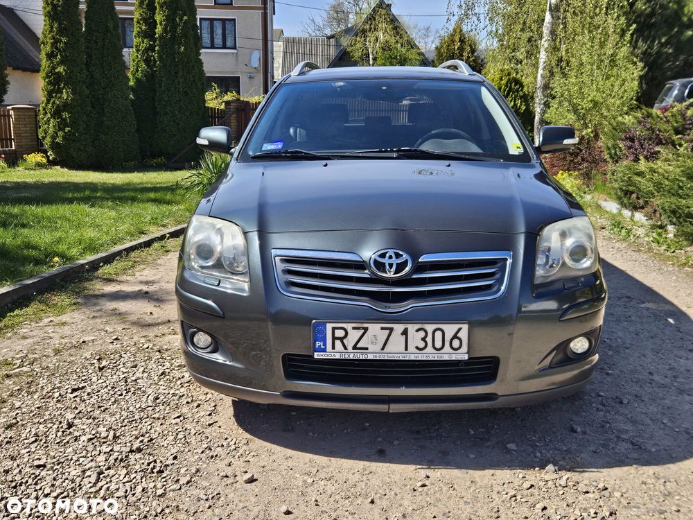 Toyota Avensis 2.2 D-4D Sol Plus 180 Premium - 2
